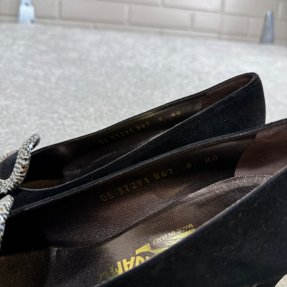 Vintage Salvatore Ferragamo Pilgrim Black Suede Block Heel Pump Buckle 8AA Italy - Picture 10 of 16
